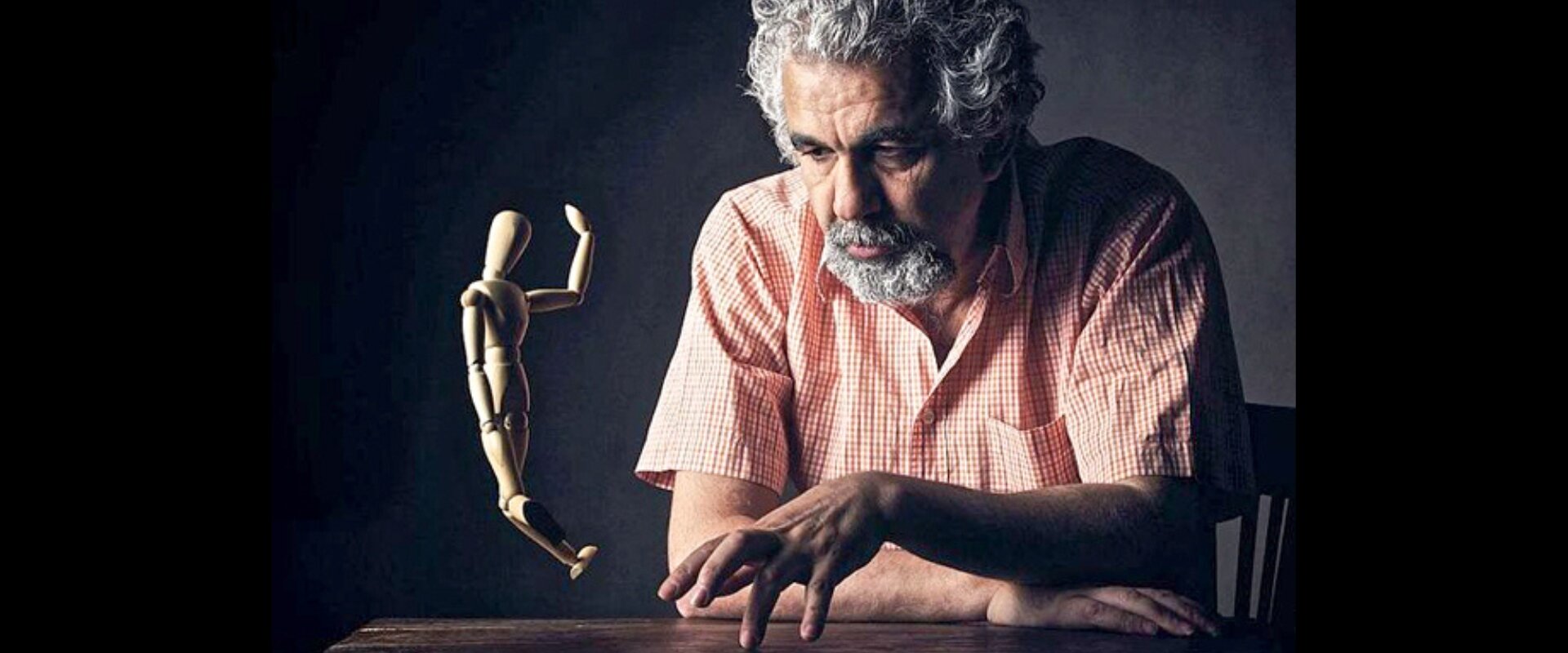 Ali Jalaly inszeniert Die Welle © Ehsan Neghabat